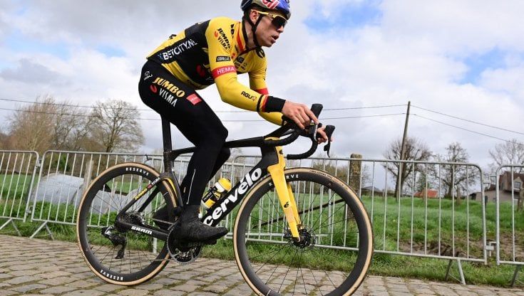 Van Aert, che paura: rischia di essere travolto da una betoniera mentre si allena