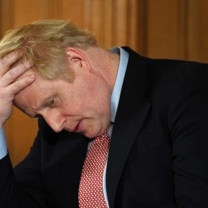 Coronavirus, Londra shock: contagiare il 60% dei britannici per sviluppare l'immunità. Johnson: "Moriranno molti cari"