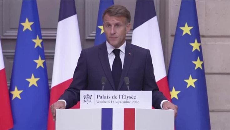 Macron: "L'aggressività russa e le sue minacce all'Europa stanno cambiando natura"