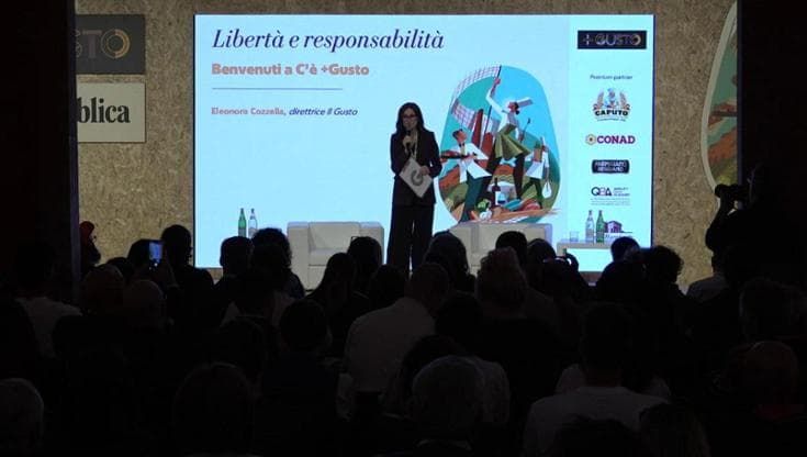 Eleonora Cozzella dà il benvenuto al Festival C'è +Gusto a Bologna