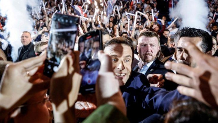Macron, le anguille e la fake-crazia