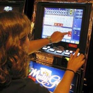 Videopoker, 19 arresti