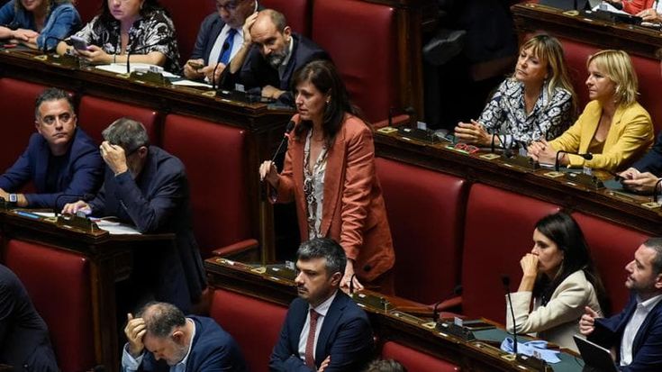 Melonellum, la parità è finta: capilista blindati possono essere quasi tutti uomini. Pd: una farsa