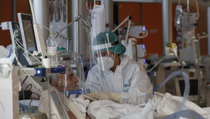 Coronavirus, gli Usa donano all'Italia 100 respiratori di ultima generazione