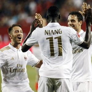 Milan, Montella batte il Bayern. Ma i tifosi contestano ad Arcore