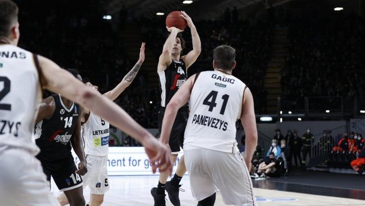 Basket, Virtus Bologna ai quarti di EuroCup, Venezia eliminata. Reggio ko nella finale d'andata di Europe Cup