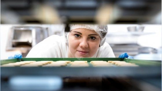 A Parma gli studenti preparano Bontà: "Acquistate i prodotti per sostenere il Food Farm e la formazione"