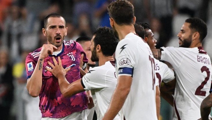 Bonucci: "Sul gol annullato a Milik la mia posizione non è attiva. Stiamo facendo fatica a capire il peso della maglia"