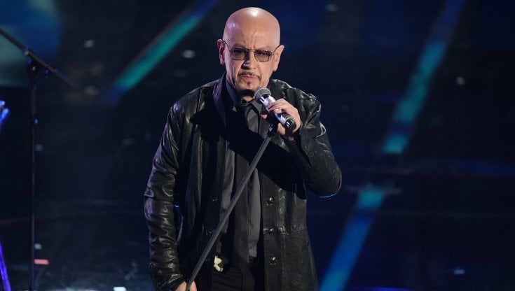 Enrico Ruggeri, arriva il premio Tenco: "Vado su Tik Tok ma per parlare di Heinrich Böll"