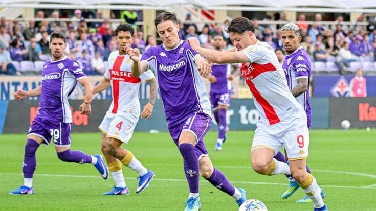 Rabbia ultrà, niente festa: Fiorentina salva tra i fischi, è davvero un finale triste