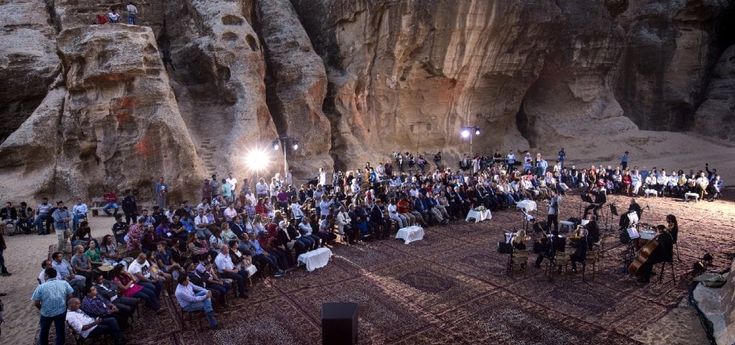 Aquino come Indiana Jones, una tromba per difendere l'arte