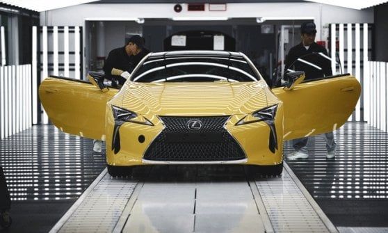 Lexus LC, lusso e potenza in scena a Goodwood