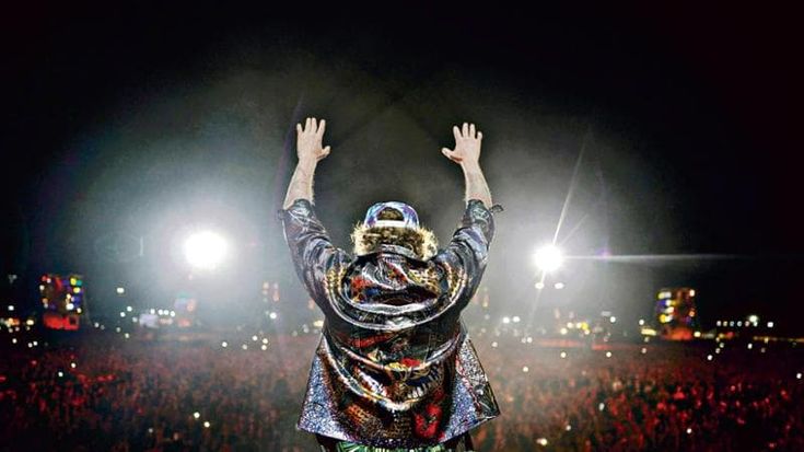 Trap e vecchie glorie, ai concerti il sold out è senza fine. “Tanti costi ma i prezzi così alti sono immorali”