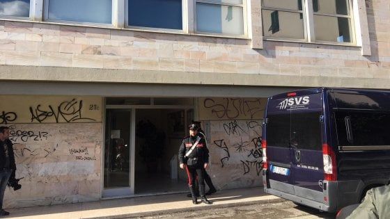 Livorno, stalker uccide l'ex moglie e poi si toglie la vita 