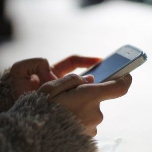 Falla in Whatsapp. Sarebbero a rischio le chat criptate 