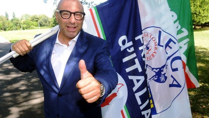 Il candidato sindaco Bernardo: "Con pistola in ospedale di notte, mai tra i pazienti. Da 10 anni ho il porto d'armi come quasi tutti i medici"