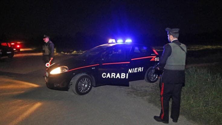 Rapina nel Valdarno, barista accoltellato mentre tentava di opporsi