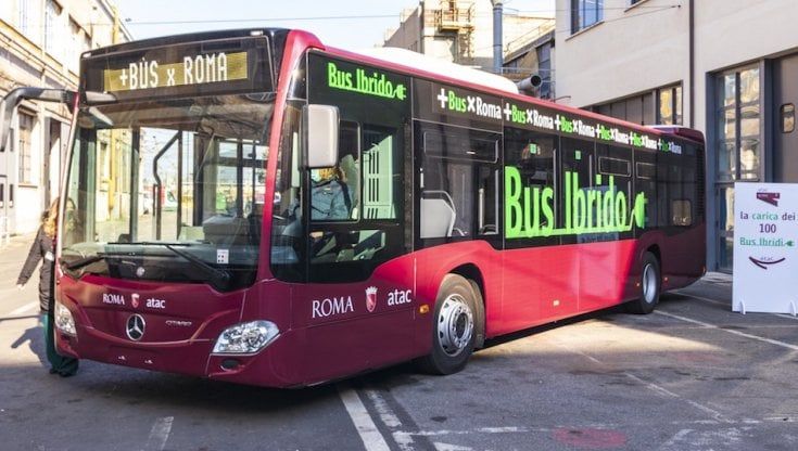Roma, Atac: sbloccata la fornitura per 70 bus ibridi
