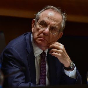 Occupazione, il governo prova il rilancio: contributi dimezzati per chi assume un giovane