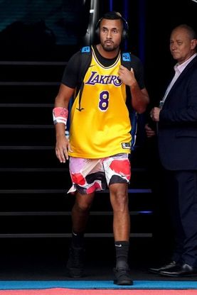L'omaggio di Kyrgios a Bryant: in campo con la maglia numero 8 dei Lakers