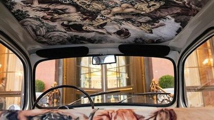 La Fiat 600 Multipla con l'affresco