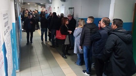 Sicilia: scarsa affluenza ai seggi, ha votato solo il 64% degli elettori. Proteste per il caos schede sbagliate
