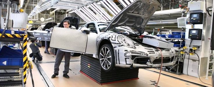 Porsche, è ufficiale: stop alle vendite in tutta Europa. Si consegnano solo quelle in stock
