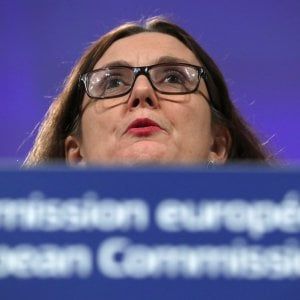 Braccio di ferro sull'agricoltura, pronta a esplodere una guerra commerciale Usa-Ue