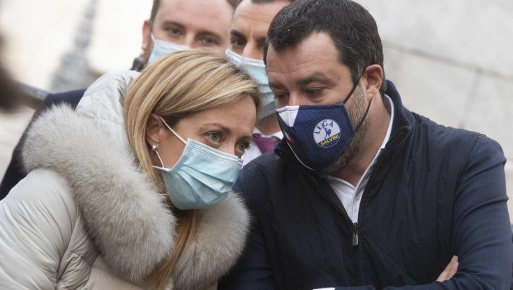 Crisi di governo, Salvini e Meloni processano Berlusconi: “Basta sorprese”
