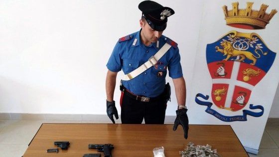 Camorra: blitz dei Carabinieri, rimosse le cancellate dei clan