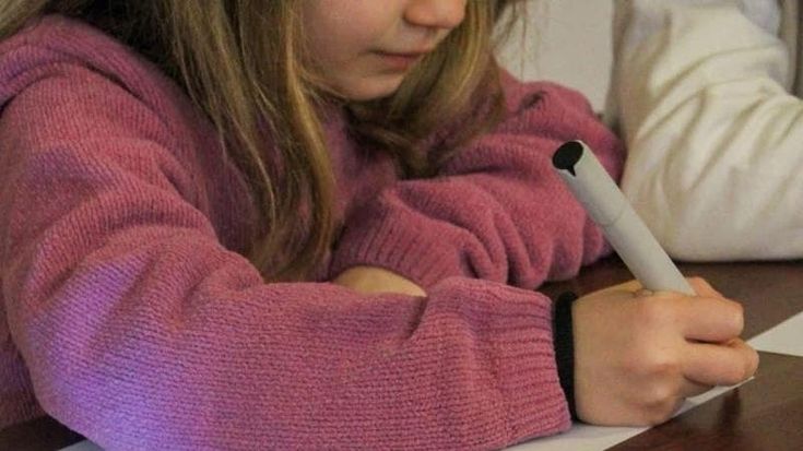Dai bambini agli anziani, il laboratorio digitale per formare i cittadini