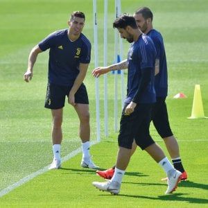 Juventus, Khedira si opera al ginocchio: stagione finita
