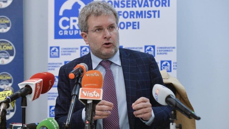 FdI, caso Fidanza nato da denuncia anonima: "È stato fuoco amico"