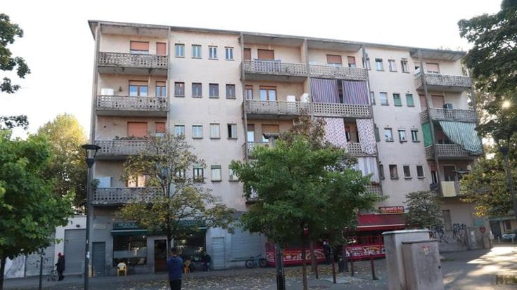 A San Siro un centro per giovani di seconda generazione. FdI: “Sarà una moschea”