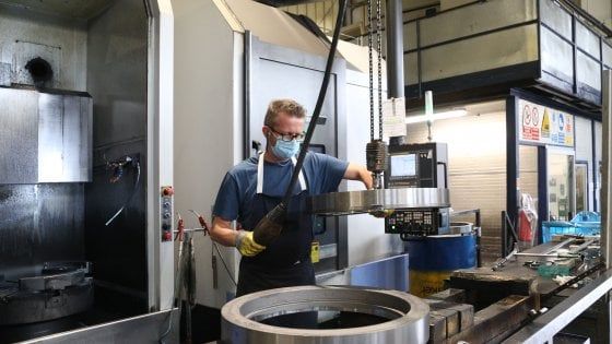 Lavoro, così il Covid ha colpito i meno qualificati
