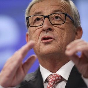 Juncker: "All'Europa serve la tripla A sociale. Piano investimenti da 300 mld entro Natale"