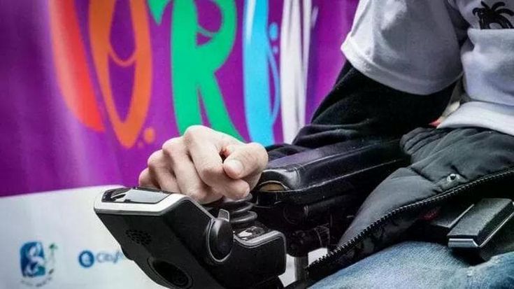 Le distrofie e l’ambizione di una vita “normale”. Un percorso a ostacoli da superare tutti insieme