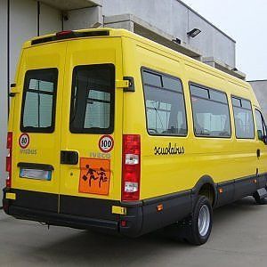 Scuolabus investe e uccide bimba di tre anni nel Casertano
