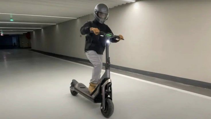 Monopattini silenziosi? Preparatevi al suono di una Ferrari