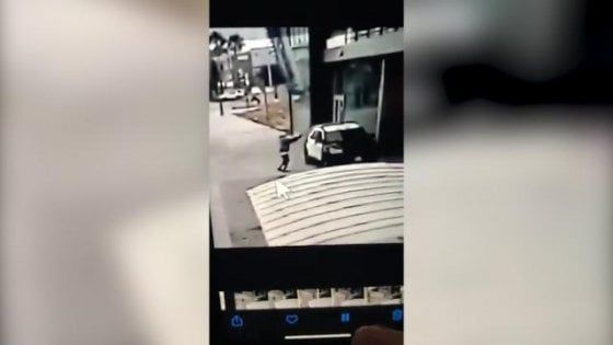 Los Angeles, agguato contro due vice sceriffi: sono gravi. Taglia da 100 mila dollari per individuare l'aggressore