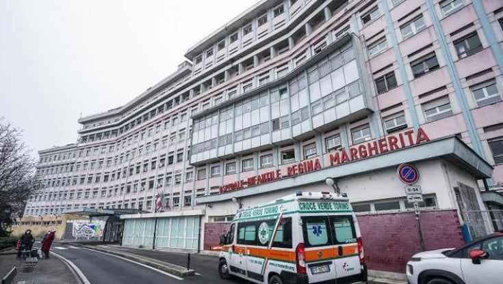 Neonata gravissima salvata con l'ecmo dal virus respiratorio sinciziale