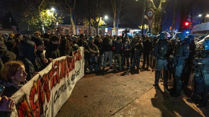 Torino, allarme sicurezza per il corteo Askatasuna: “Rischio scontri elevato”
