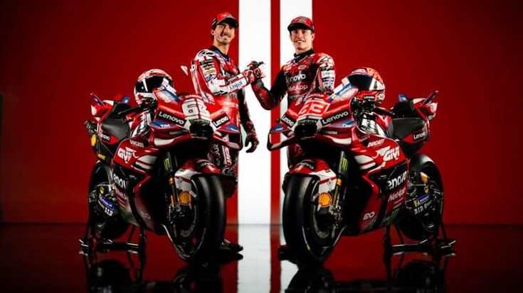 MotoGp, ecco la Ducati del Centenario. Marc Marquez: “Mio fratello Alex il primo rivale”