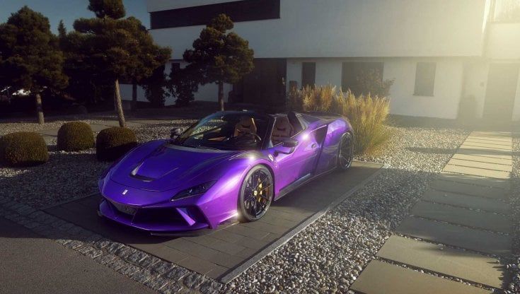 Un'altra Ferrari 'famolo strano' color viola