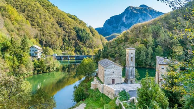 La Toscana, un paradiso delle acque in edicola la nuova Guida di Repubblica