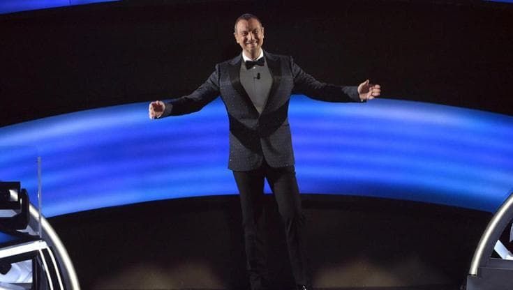 Sanremo 2022, la terza serata in 5 momenti: dal saluto a Mattarella al gesto di Achille Lauro