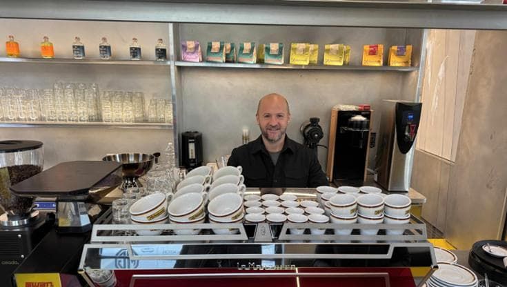 Ditta Artigianale apre il settimo locale nell’ex Comunale. Caffè di qualità sotto il “cubo nero”