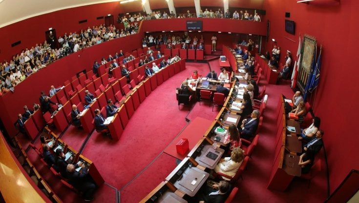 Genova, polemica su Autostrade. Le opposizioni: "Negato il consiglio comunale". Il presidente Bertorello: "Nessuna violazione, la convocazione era inammissibile"