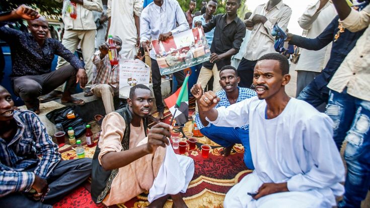Tra gli studenti del Sudan che hanno acceso la rivolta: "Tutto è nato per un panino"