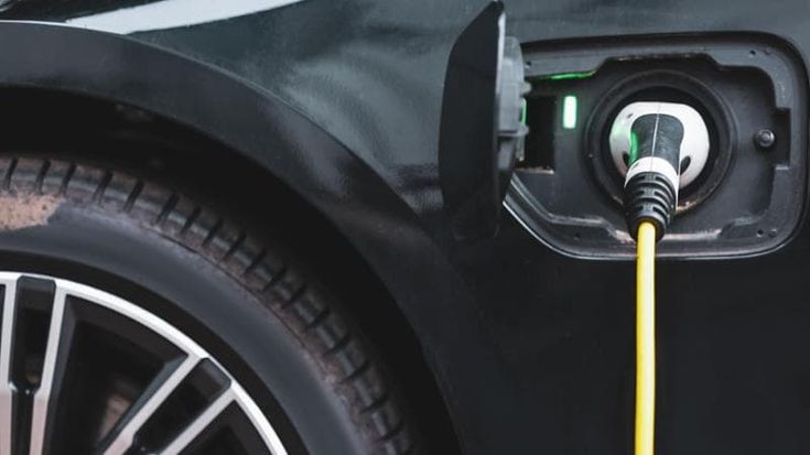Batterie in crisi: nel 2024 crollano gli investimenti dopo quattro anni di crescita